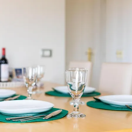 Prime Homes Taoro Attic アパート *