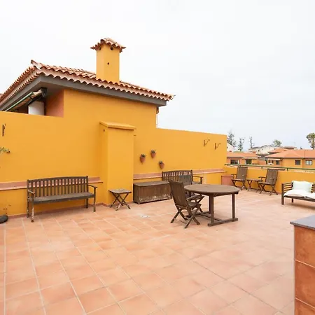 Prime Homes Taoro Attic アパート